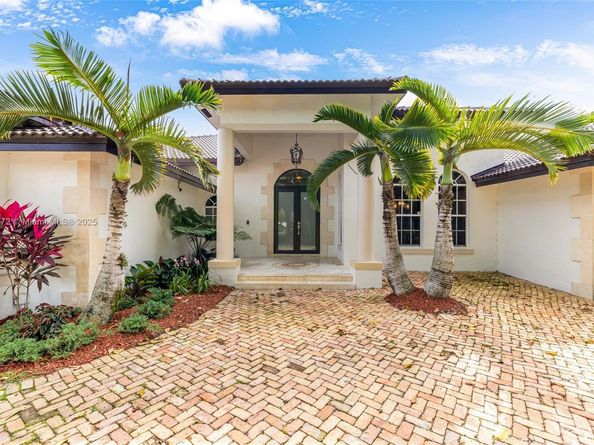 7250 SW 99th St, Pinecrest FL 33156