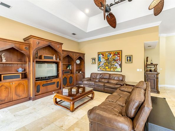 7250 SW 99th St, Pinecrest FL 33156