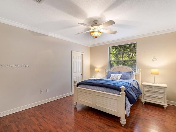 7250 SW 99th St, Pinecrest FL 33156