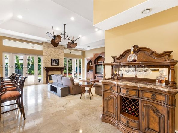 7250 SW 99th St, Pinecrest FL 33156