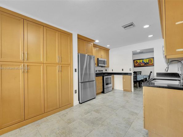 5520 NW 49th Ave, Coconut Creek FL 33073