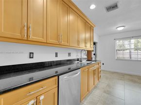5520 NW 49th Ave, Coconut Creek FL 33073