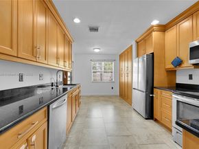 5520 NW 49th Ave, Coconut Creek FL 33073