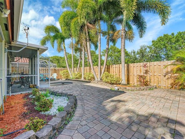 5520 NW 49th Ave, Coconut Creek FL 33073