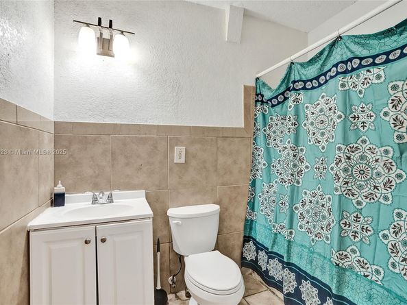 16766 NW 18th Ave, Miami Gardens FL 33056