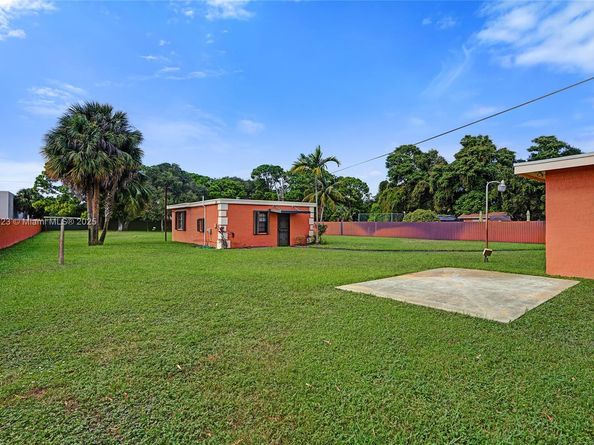 16766 NW 18th Ave, Miami Gardens FL 33056