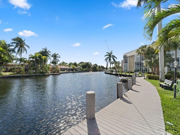 3000 NE 16th Ave 209, Oakland Park FL 33334