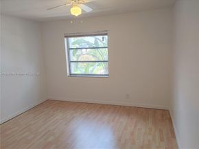 3000 NE 16th Ave 209, Oakland Park FL 33334