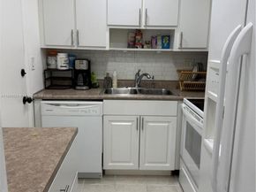 3000 NE 16th Ave 209, Oakland Park FL 33334