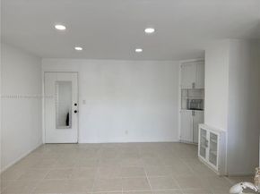 3000 NE 16th Ave 209, Oakland Park FL 33334