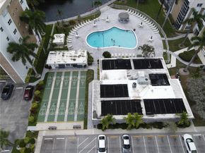 3000 NE 16th Ave 209, Oakland Park FL 33334