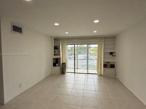3000 NE 16th Ave 209, Oakland Park FL 33334
