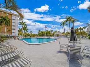 3000 NE 16th Ave 209, Oakland Park FL 33334