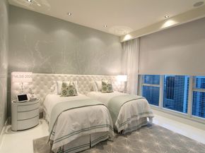 900 Brickell Key Blvd PH3403, Miami FL 33131