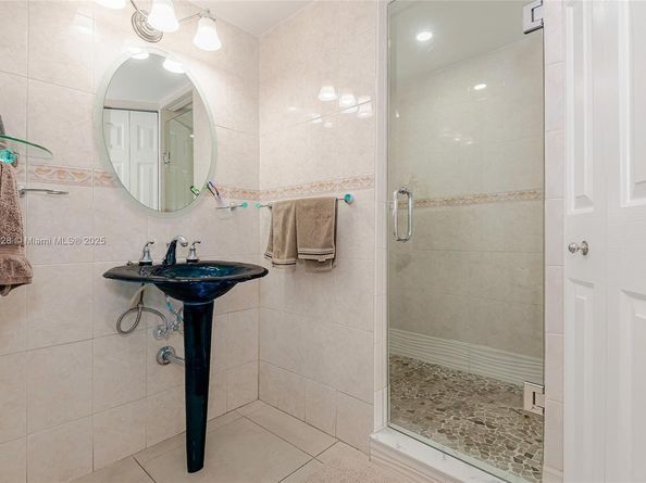 7135 Collins Ave 625, Miami Beach FL 33141