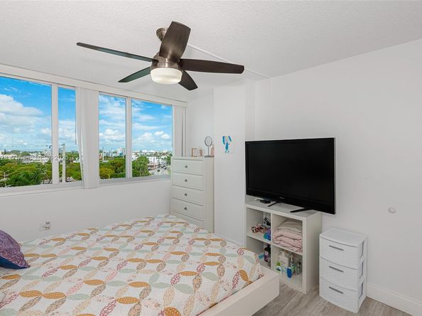 7135 Collins Ave 625, Miami Beach FL 33141