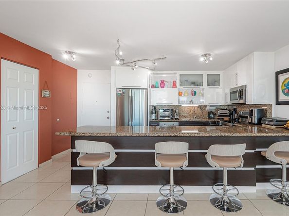 7135 Collins Ave 625, Miami Beach FL 33141