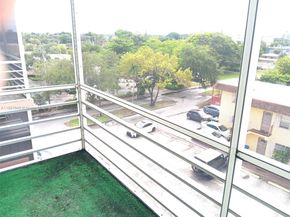 1830 Dixieanna St 503, Hollywood FL 33020