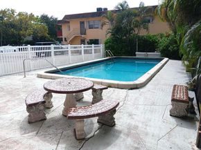 1830 Dixieanna St 503, Hollywood FL 33020