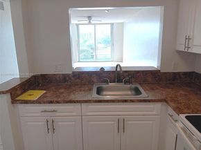 1830 Dixieanna St 503, Hollywood FL 33020