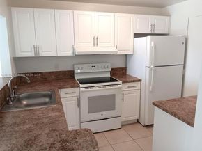 1830 Dixieanna St 503, Hollywood FL 33020
