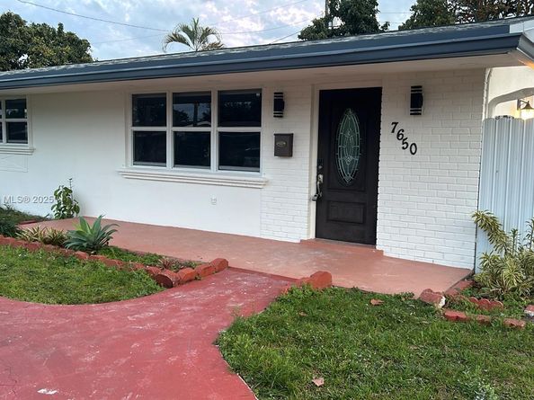 7950 NW 10th St, Pembroke Pines FL 33024