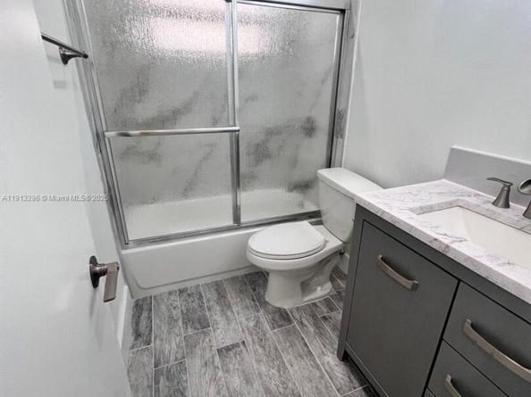 7950 NW 10th St, Pembroke Pines FL 33024