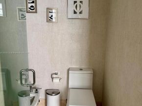 10772 NW 71st St, Doral FL 33178