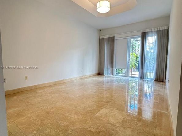 10772 NW 71st St, Doral FL 33178