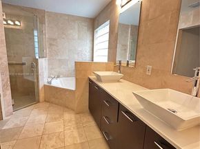 10772 NW 71st St, Doral FL 33178