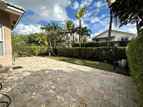 10772 NW 71st St, Doral FL 33178