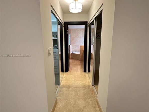 10772 NW 71st St, Doral FL 33178