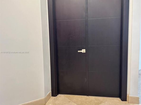 10772 NW 71st St, Doral FL 33178