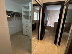 10772 NW 71st St, Doral FL 33178