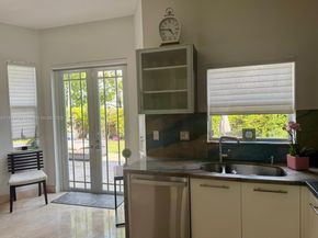 10772 NW 71st St, Doral FL 33178