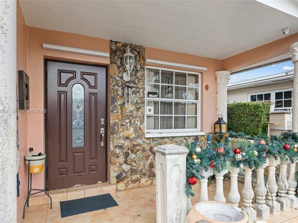 5951 SW 4th St, Miami FL 33144