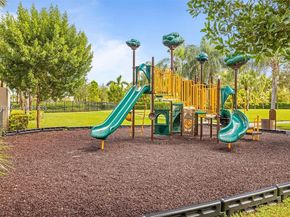 4754 Eucalyptus Dr, Hollywood FL 33021