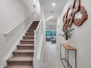 4754 Eucalyptus Dr, Hollywood FL 33021