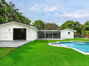 7101 E Troon Cir, Miami Lakes FL 33014