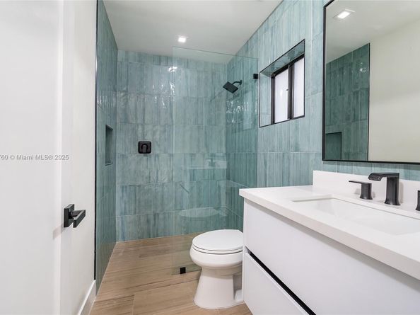 7101 E Troon Cir, Miami Lakes FL 33014