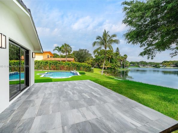 7101 E Troon Cir, Miami Lakes FL 33014