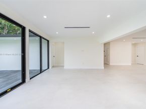7101 E Troon Cir, Miami Lakes FL 33014