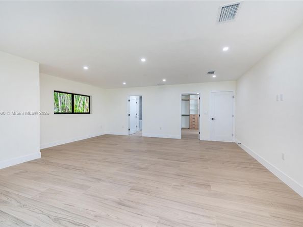 7101 E Troon Cir, Miami Lakes FL 33014