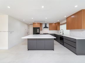 7101 E Troon Cir, Miami Lakes FL 33014