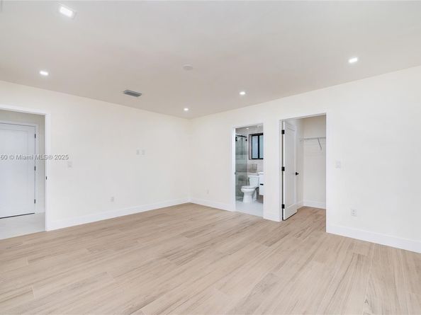 7101 E Troon Cir, Miami Lakes FL 33014