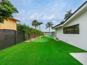 7101 E Troon Cir, Miami Lakes FL 33014