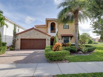 10040 NW 10th St