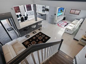 10040 NW 10th St, Miami FL 33172