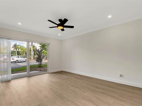 8000 SW 81st Dr 103, Miami FL 33143