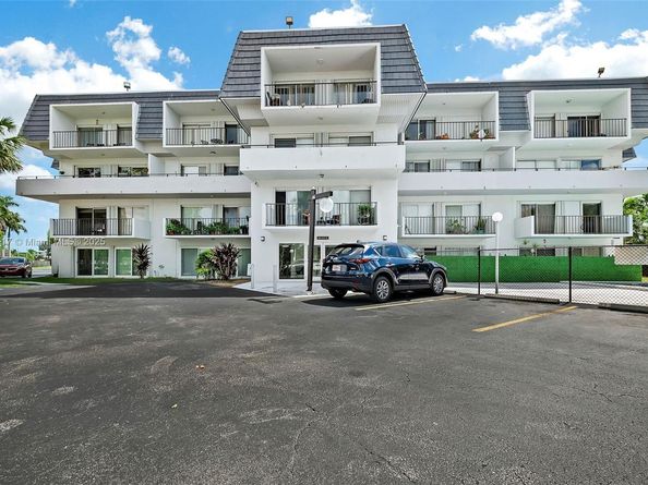 8000 SW 81st Dr 103, Miami FL 33143